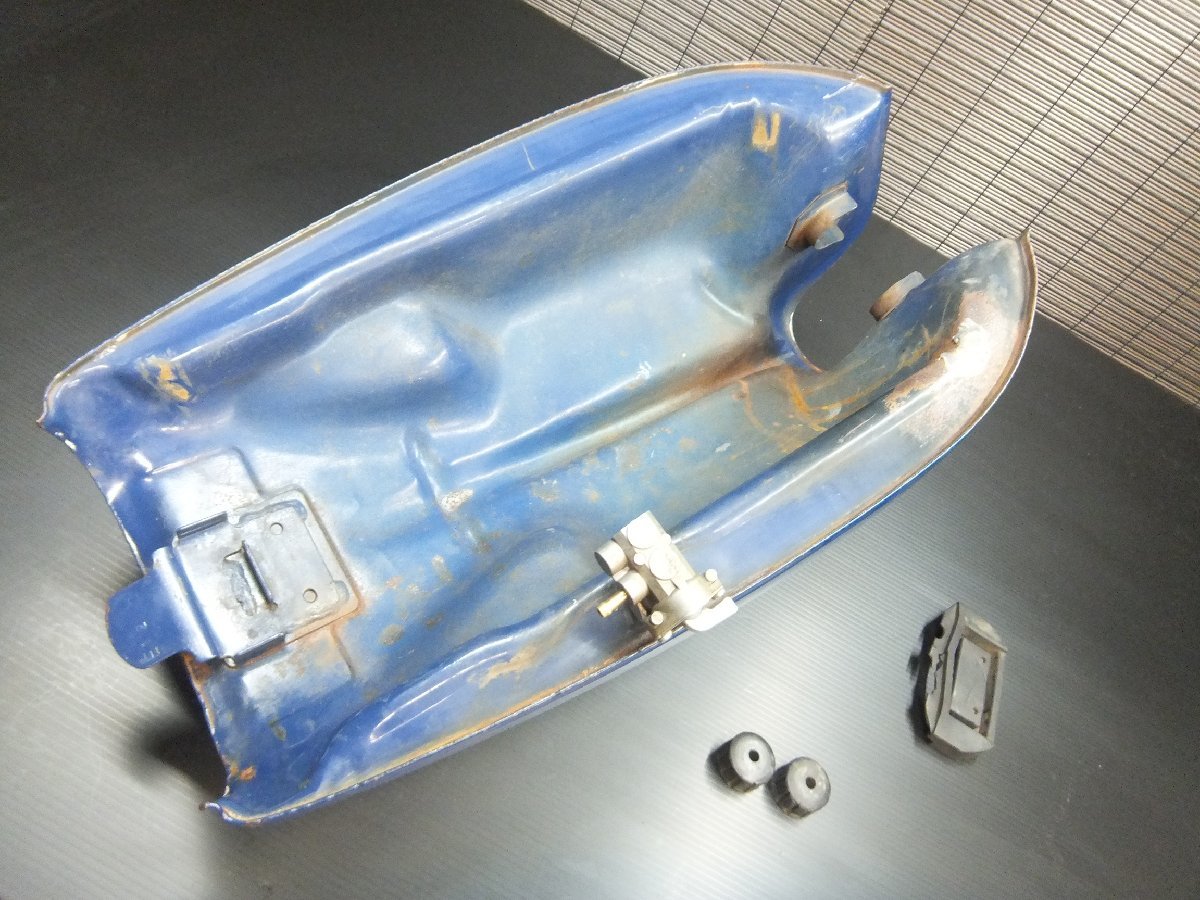 ホンダ　CB400FOUR　ガソリン燃料タンク　実動品（昭和名車　旧ヨンフォア　408cc　実動車両より　絶版名車　アオタン　昭和51年型_9