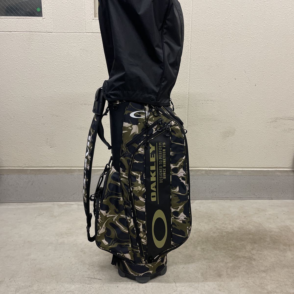 キャディバッグ OAKLEY オークリー 9.5型 メンズ 軽量 スタンド Golf 