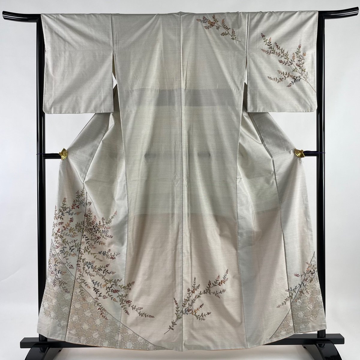 【競ナビ】訪問着 名品 紬地 草花 籠目 刺繍 金糸 灰白 袷 身丈160cm 裄丈64cm M 正絹 【中古】