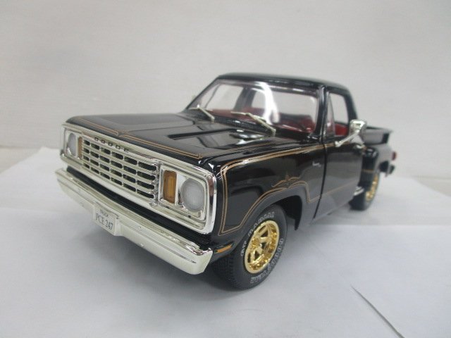 アーテル アメリカンマッスル 1/18 ダッジ ウォーロック 1978 (8179-193)