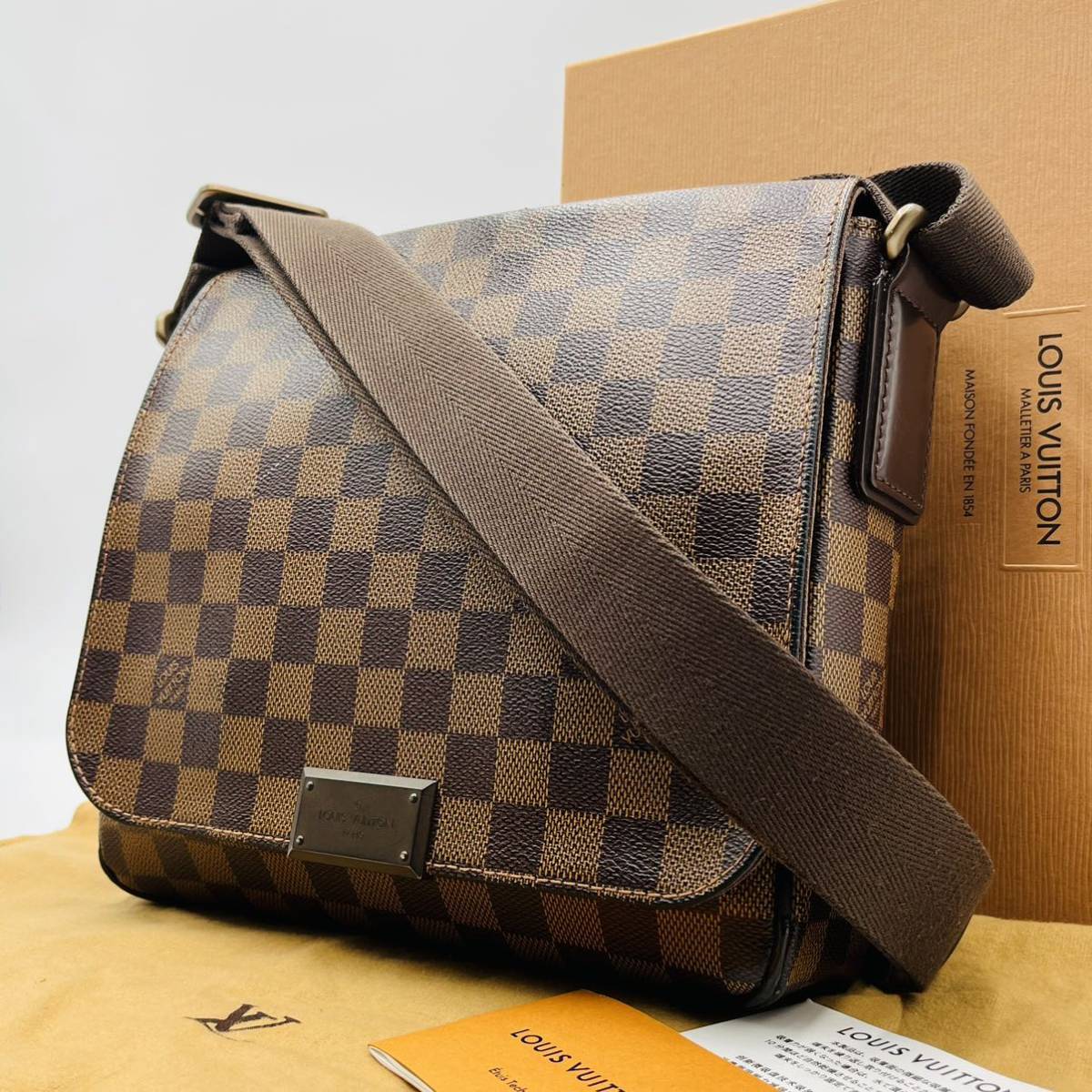 LOUIS VUITTON ディストリクトPM ルイ・ヴィトン - VUITTONルイ 