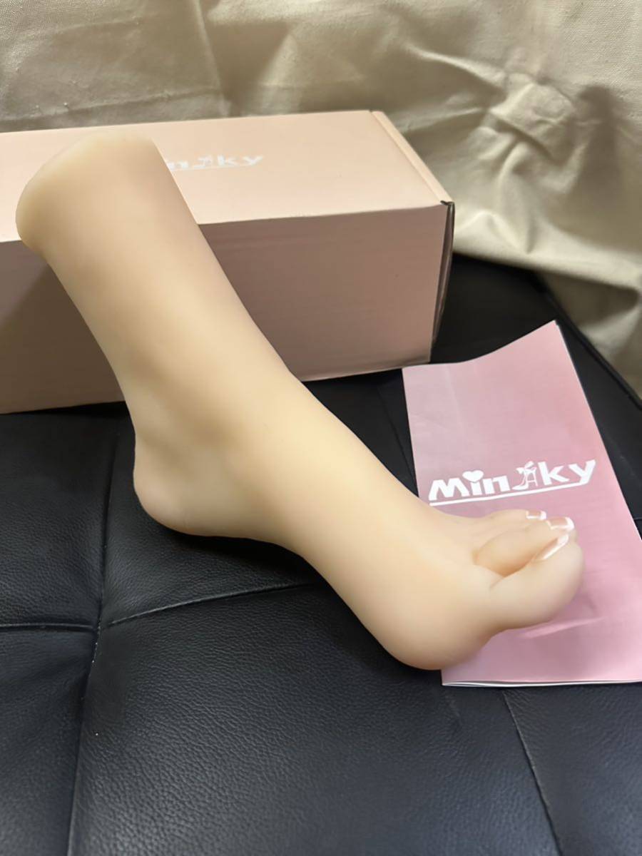 未使用 minaky 左足 トルソー マネキン 女の子 足 リアル シリコン 足 