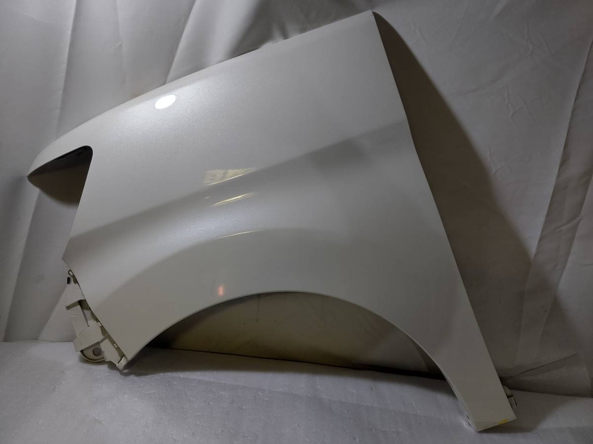 低価，SALE 即決交渉OK！ キズ少々 画像要確認 業者様 W24 パール LA600S 前期 LA610S タントカスタム 左フロントフェンダー 左フェンダー 53812-B2671