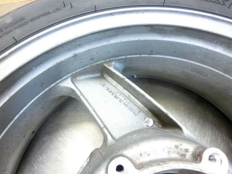 ZZ-R1100 リアホイール 17x5.50☆ZZR1100-C型、ZXT10C リアホイール