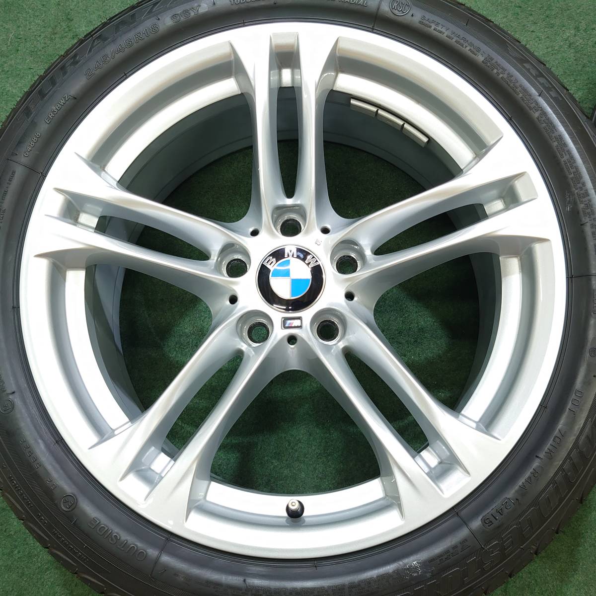J83】美品 BMW純正 F10 F11 Mスポーツ 18X8J+30 18X9J+44 溝あり 
