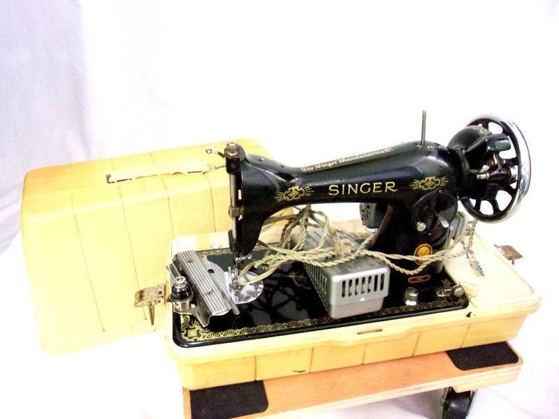 1000円スタート ミシン SINGER シンガー 15U ハンドクラフト 手工芸 シンガーミシン ブラックボディ 通電確認済み ケース付 12 ◎◎◎1002
