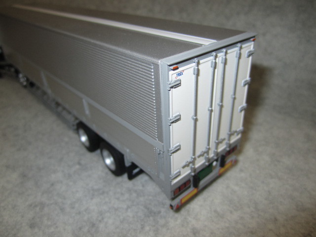 1/50 ケンクラフト 日野プロフィア SH4×2白 ＋ 日本トレクスウイング