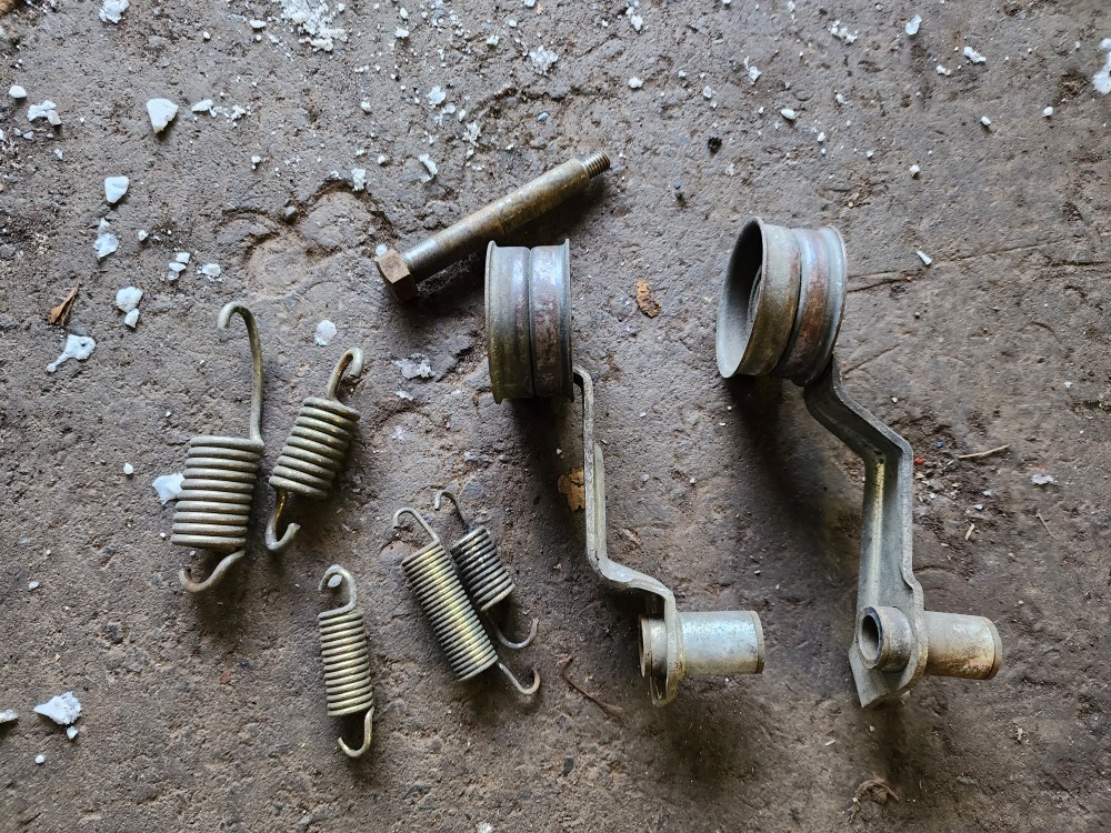 ●ホンダ除雪機 部品 HS50J　テンションプーリー ⑦-2　ばね付き