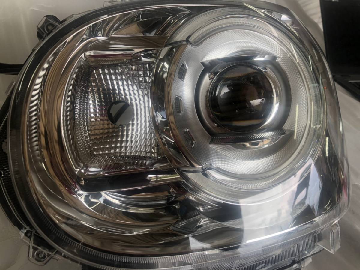 綺麗！ ムーヴキャンバス LA800S LED 左ヘッドライト 自動車