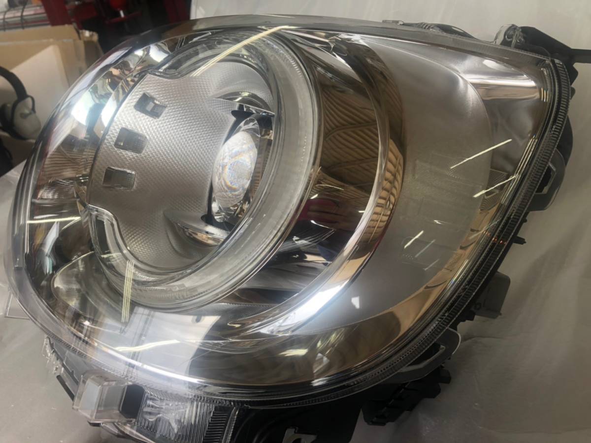 ✴︎割れあり！【LA800S】ムーヴキャンバス 純正左ヘッドライト LED✴︎ 車
