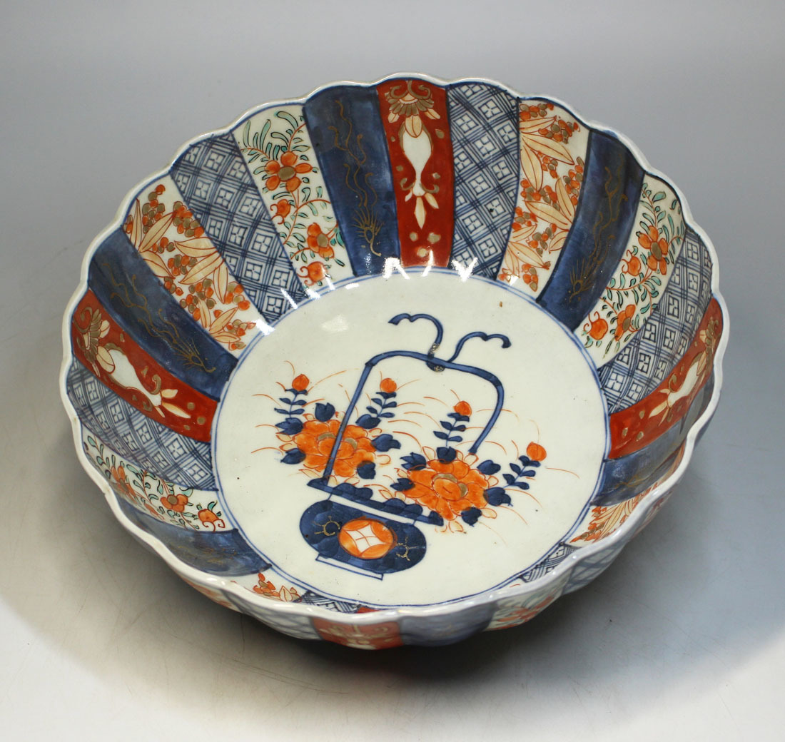 花籠手色絵皿 観賞 骨董・k35・伊万里 陶磁器 鉢 丼 インテリア 収集