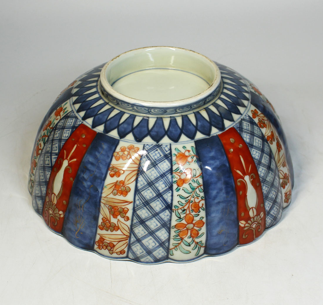 花籠手色絵皿 観賞 骨董・k35・伊万里 陶磁器 鉢 丼 インテリア 収集
