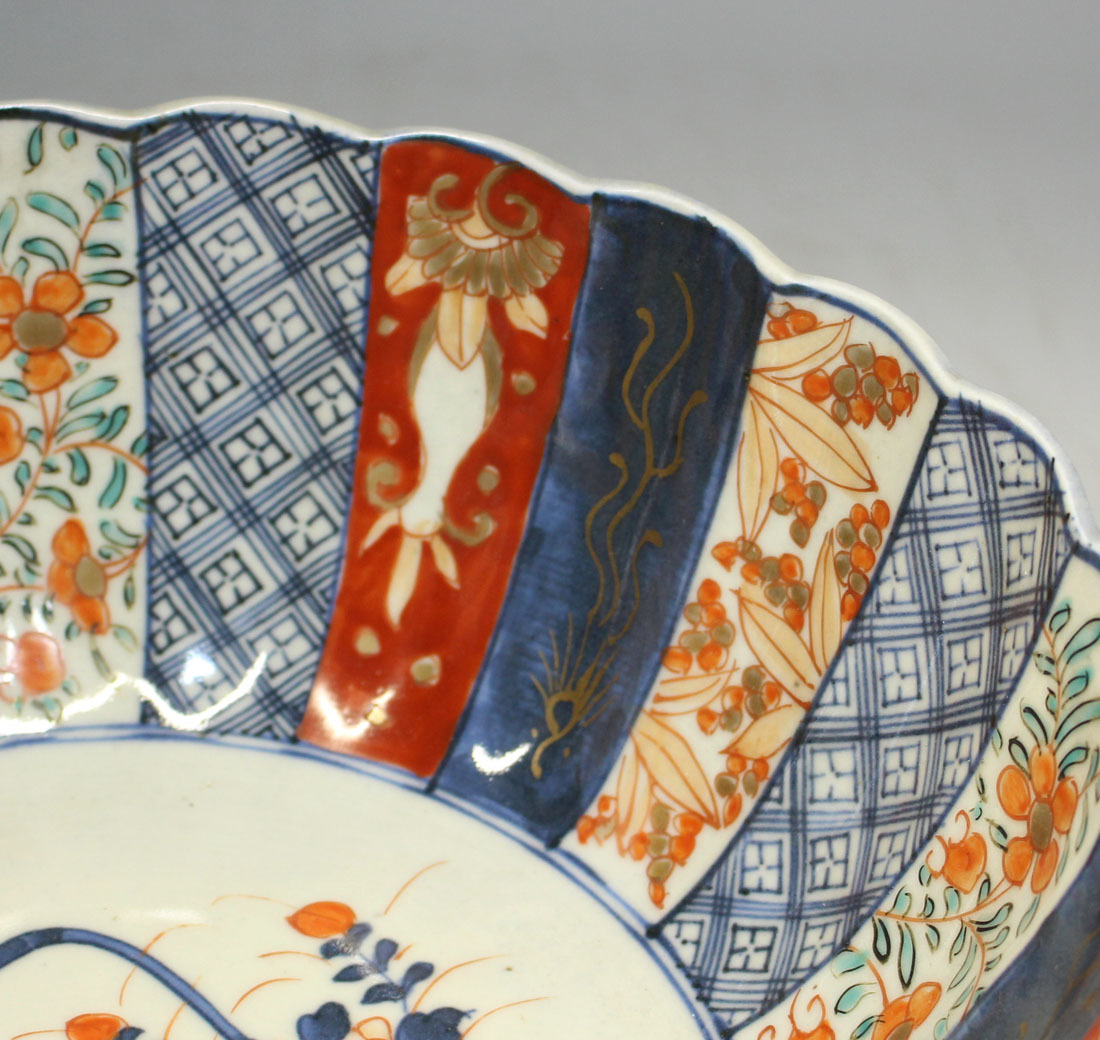 花籠手色絵皿 観賞 骨董・k35・伊万里 陶磁器 鉢 丼 インテリア 収集