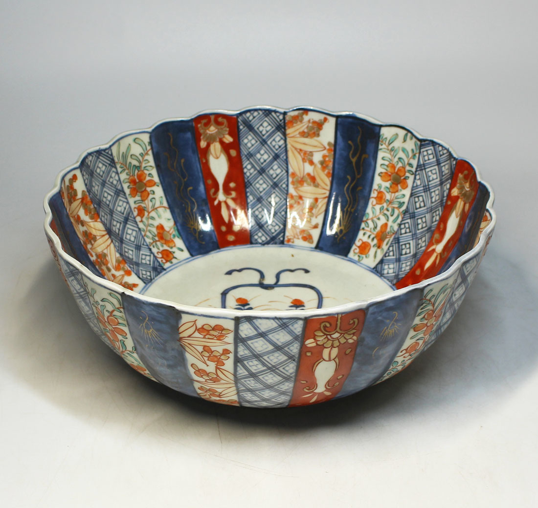 花籠手色絵皿 観賞 骨董・k35・伊万里 陶磁器 鉢 丼 インテリア 収集