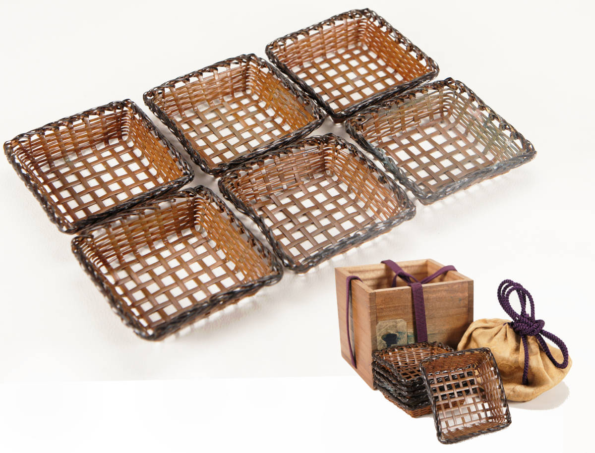 新作登場，大人気 NS1011 時代物 細工編 網目 四方 銅皿 5客 仕覆付 箱付 煎茶道具 金工細工 蔵出品 古物 古美術品(その他)｜売買されたオークション情報、yahooの商品情報をアーカイブ公開 - オークファン その他