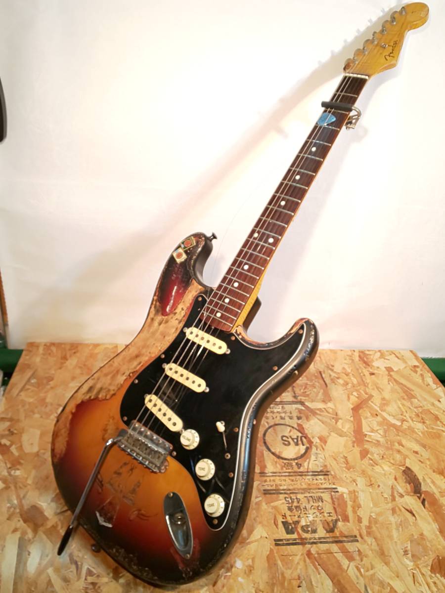 Fender Stratocaster ストラトキャスター japan サンバースト