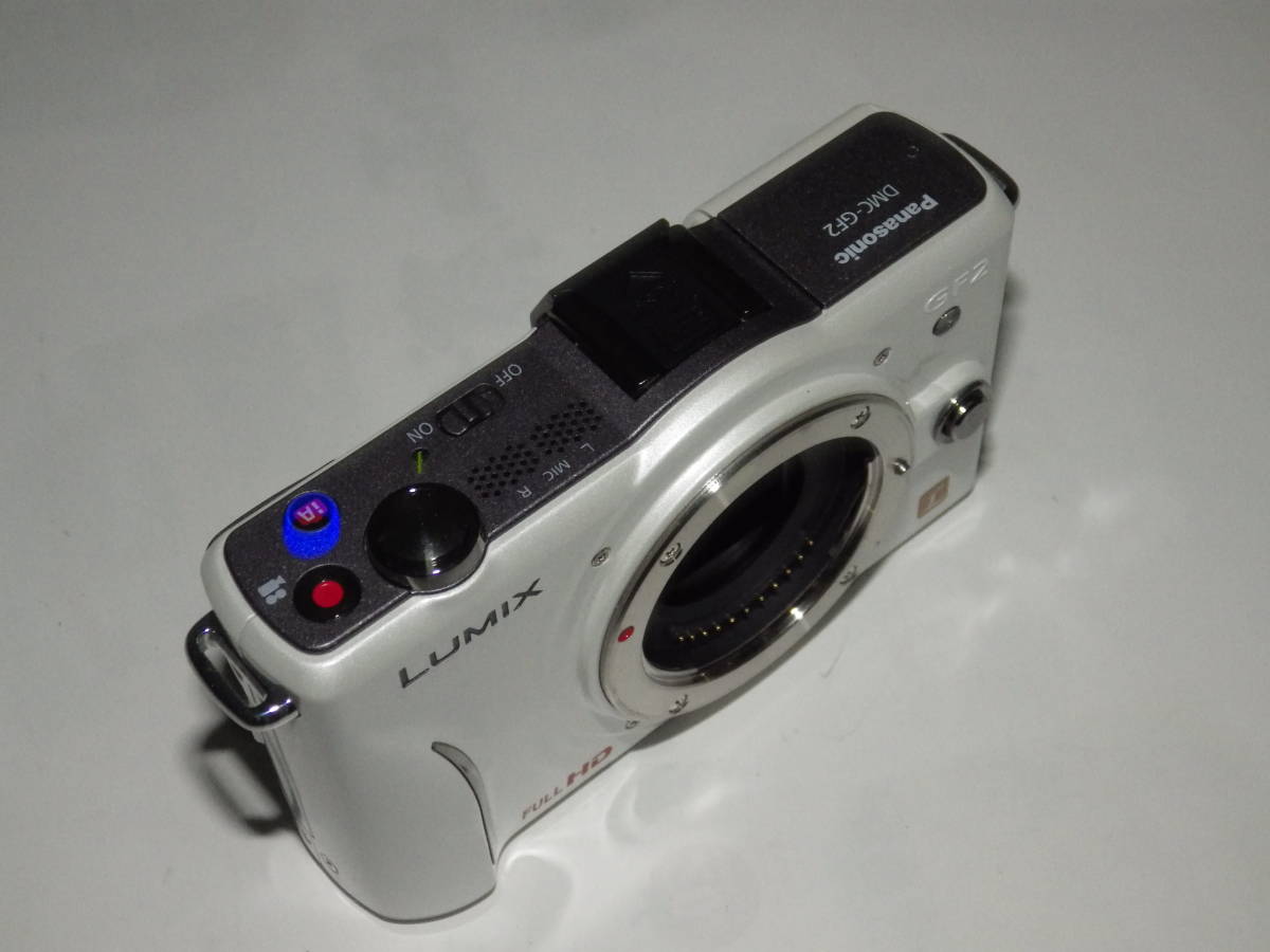 □美品パナソニック ミラーレス一眼 LUMIX DMC-GF2 白◇レンズ無し◇純正