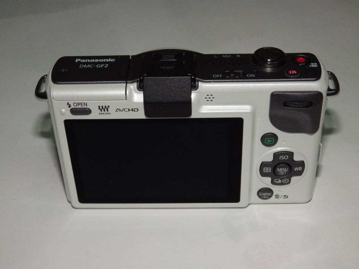□美品パナソニック ミラーレス一眼 LUMIX DMC-GF2 白◇レンズ無し◇純正