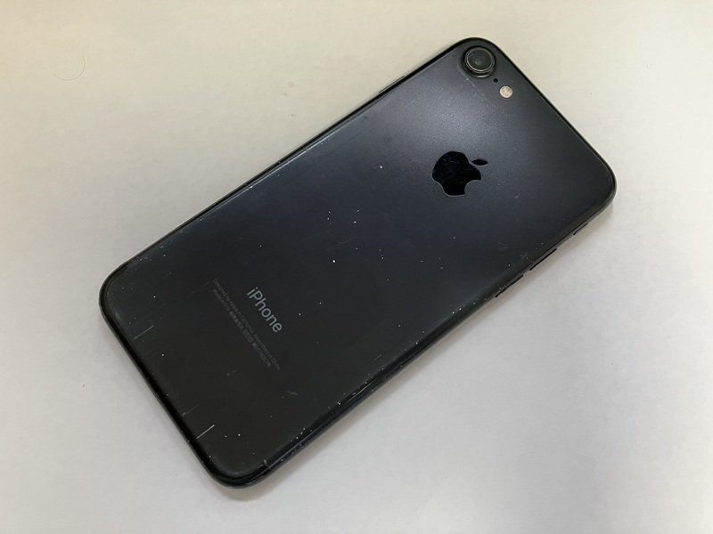 FC614 SIMフリー iPhone7 ブラック 32GB ロックOFF 判定○ ジャンク