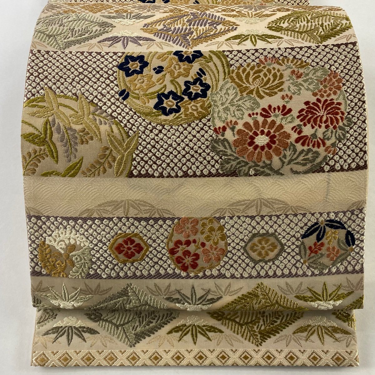 袋帯 美品 名品 草花 箔 螺鈿箔 金色 お太鼓柄 正絹 【中古】 【公式通販】