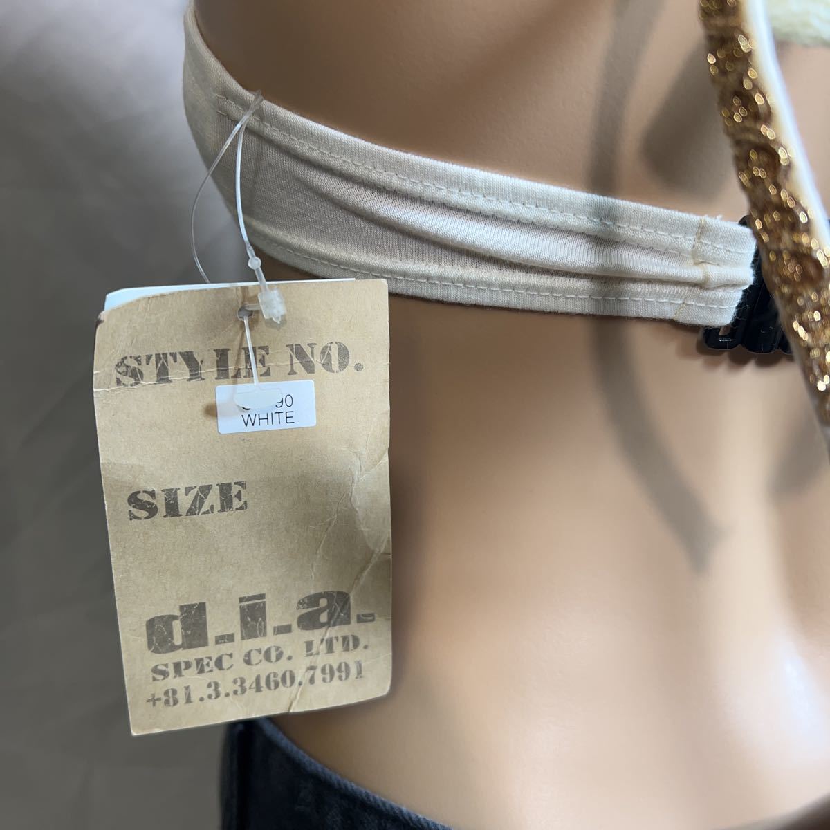 【新品未使用、タグ付き】　d.i.a. ブラック×ゴールド ベアトップ　見せブラ 新品未使用、タグ付き d.i.a. ブラック×ゴールド ベアトップ 見せ