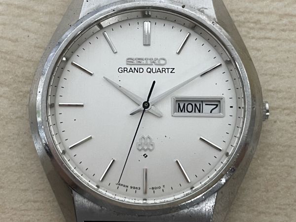 Y341-O25-749 ◎ SEIKO セイコー GRAND QUARTZ グランドクォーツ デイデイト 文字盤シルバー 9943-8010 メンズ腕時計 クォーツ 不動 ③
