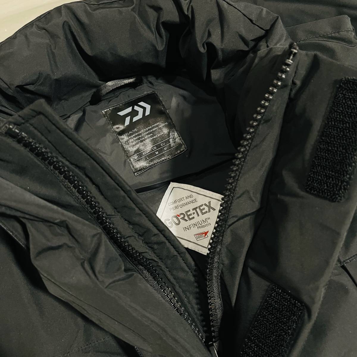 新品・未使用品 GORE-TEX INFINIUM 黒 ダウンベスト M 新品未使用 