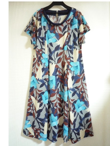 ヒロココシノ HIROKO KOSHINO☆総柄 ストレッチニット 薄地 タック ワンピース☆４０