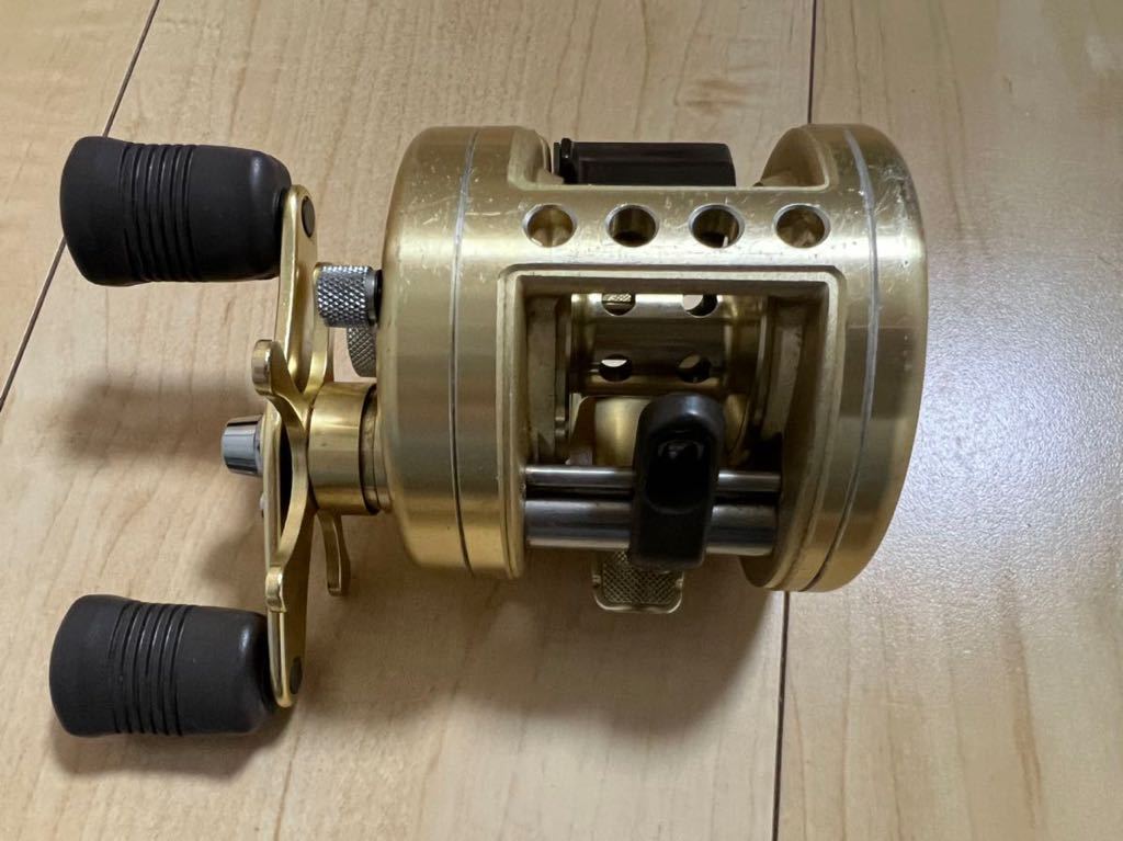 シマノ カルカッタ CALCUTTA 0 カルカッタ200XT ベイトリール SHIMANO