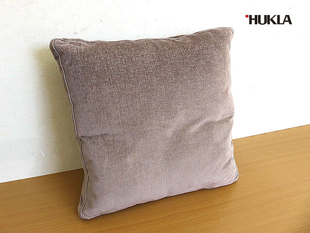 モデルルーム展示品 HUKLA/フクラ フェザークッション/ 羽毛クッション