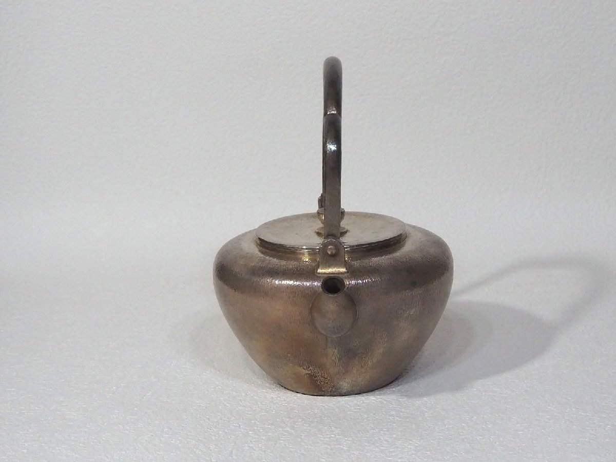 純銀刻印 槌目 銀瓶 387g トウオ 東さ7-0607☆2F 純銀刻印 槌目 銀瓶