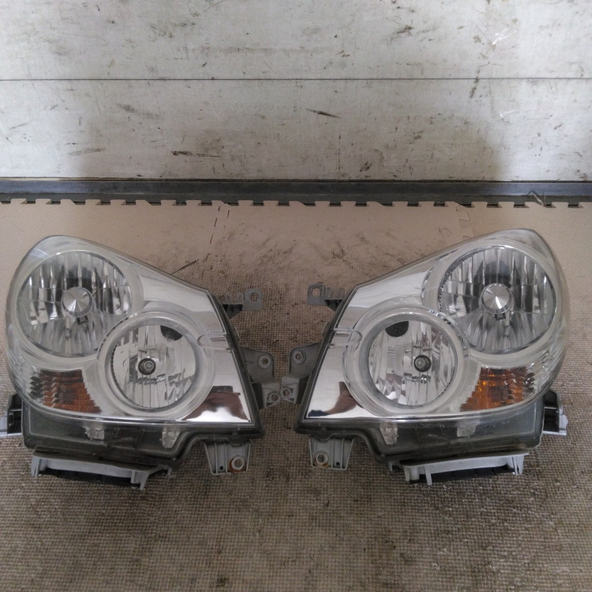 ダイハツ ミラカスタムL275S.285S 純正HIDヘッドライト バラスト