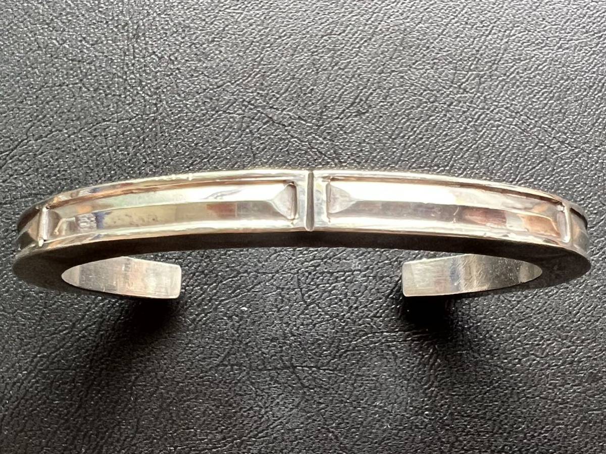 San Juan Pueblo巨匠『Mike Bird‐Romero/マイク・バード・ロメロ』 スクウェア バングル インディアンジュエリー プエブロ ナバホ ホピ