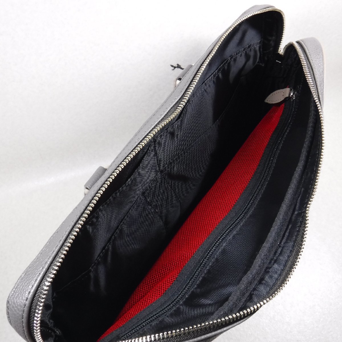 タケオキクチ　レザービジネスバッグ ブラック/グレーツートンカラー　美品 タケオキクチ TAKEO KIKUCHI タケオキクチ バッグ ブリーフ ビジネス