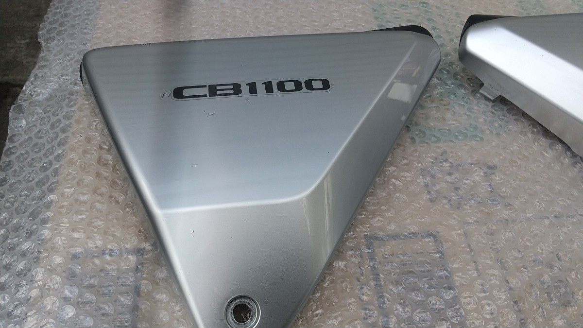CB1100 サイドカバー 左右 SC65 【公式通販】