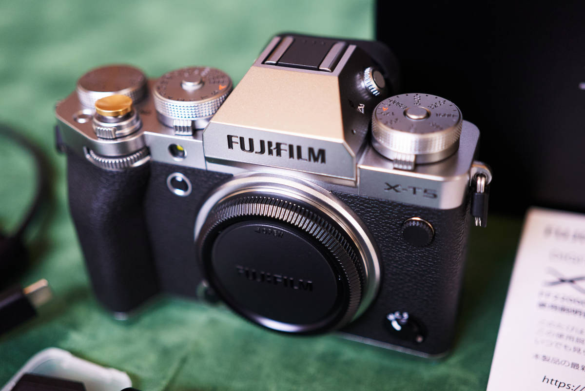 富士フイルム X-T5 ミラーレス一眼レフ ＋ おまけ多数 【Xシリーズ 