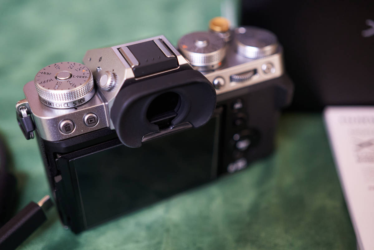 富士フイルム X-T5 ミラーレス一眼レフ ＋ おまけ多数 【Xシリーズ 