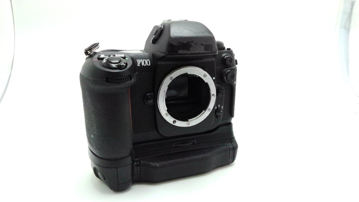 Nikon F100フィルムカメラ　グリップ付き Nikon F100フィルムカメラグリップ付き