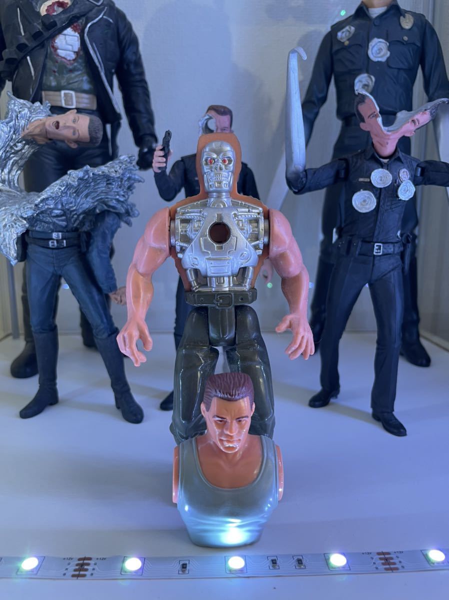 ターミネーターフィギュア T-1000 ネカNECA アーノルドシュワルツェ