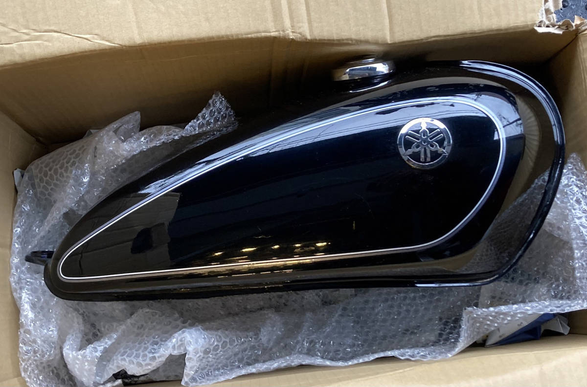 パーツ ⑦】ヤマハ SR400 ガソリンタンク 3型 RH01J 凹みなし / SR 