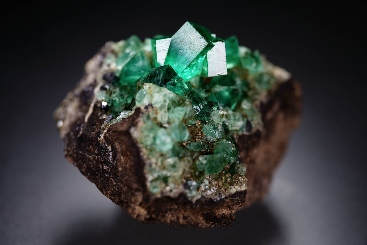 イングランド Gutterby Pit産 フローライト 蛍石 鉱物標本 原石