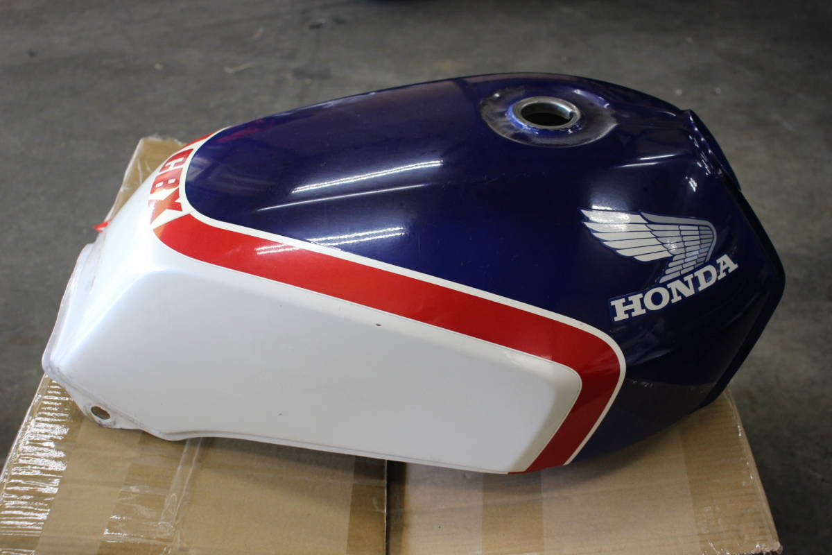 HONDA　CBX400F　CBX550F　タンク CBX400F/CBX550F 純正タンク売り切り CBX550F CBX400F 純正 シート 一