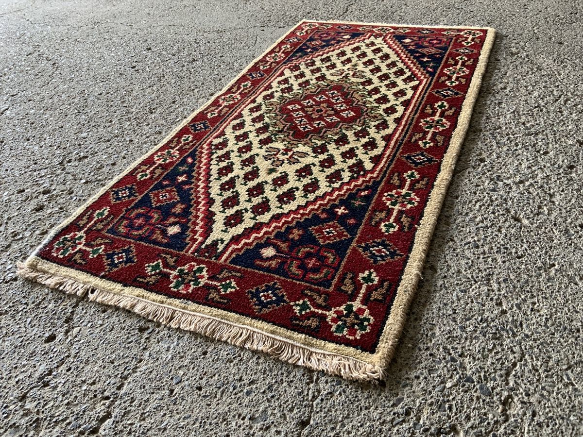 【SALE，100%新品】 アースボテ 120&times;60cm インド産 絨毯 ラグ アンティーク家具 トライバル レトロ キャンプ 引越し カーペット 02ZZSRS230329015E(カーペット一般)｜売買されたオークション情報、yahooの商品情報を カーペット一般