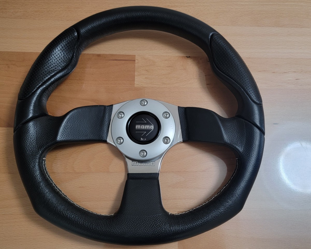 MOMO モモ　コマンド　32 小径　中古 中古:美品】MOMO コマンド2R Φ32 モモステ モモステアリング 自動車