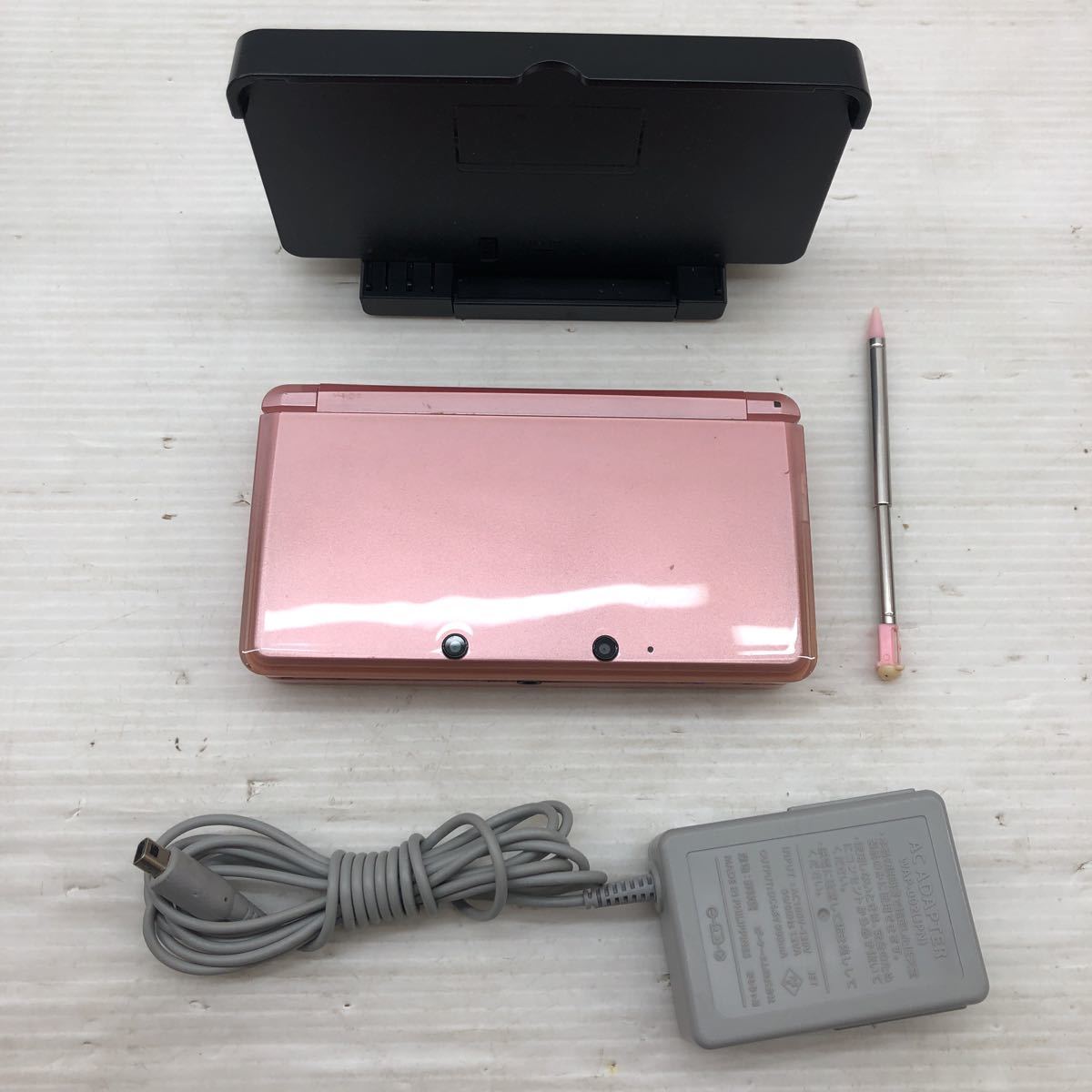 3DS本体のみドラゴンボール着せ替えカラーと充電器(タッチペン 