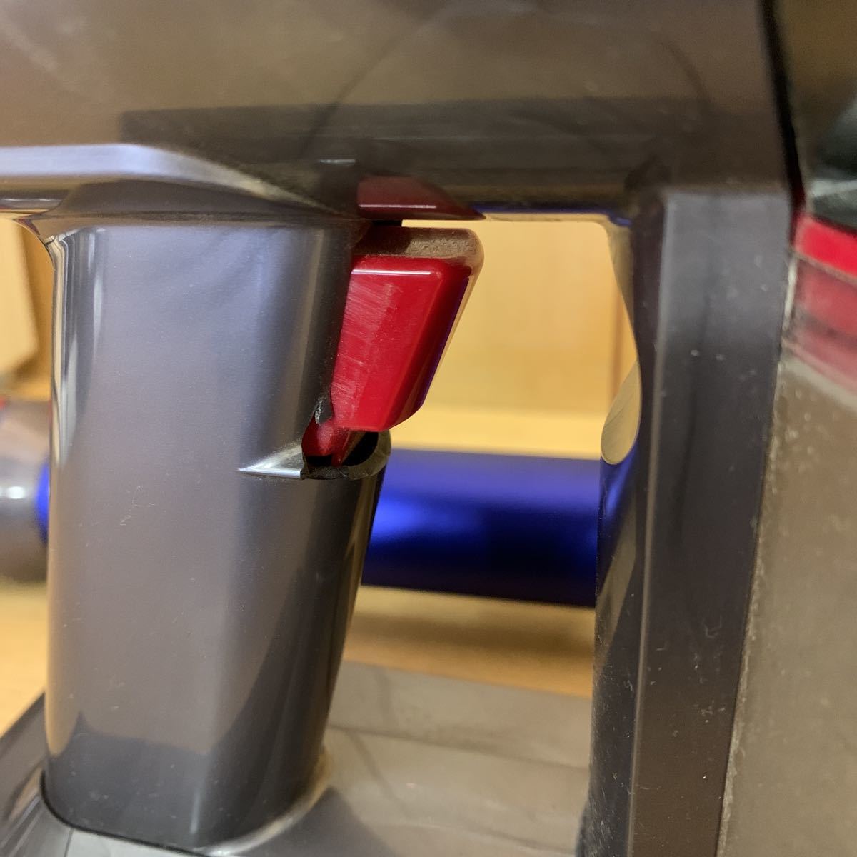 dyson ダイソン SV11 現状品 ダイソン SV11 掃除機 V7FluffyOrigin 未使用DysonダイソンSV11 [サイクロン