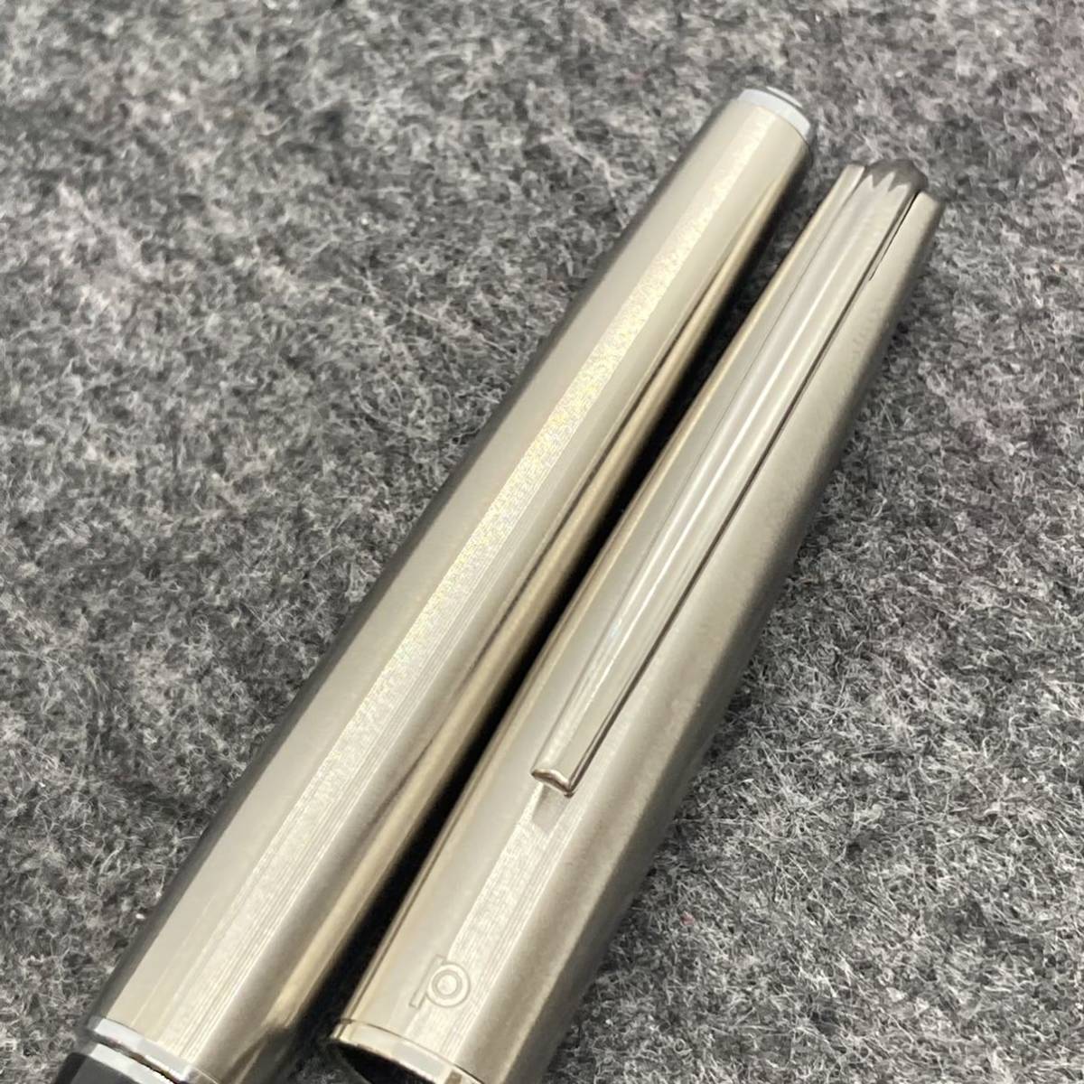PE2002□PLATINUM プラチナ 万年筆 ステンレス軸 ペン先 18K-WG 中字 