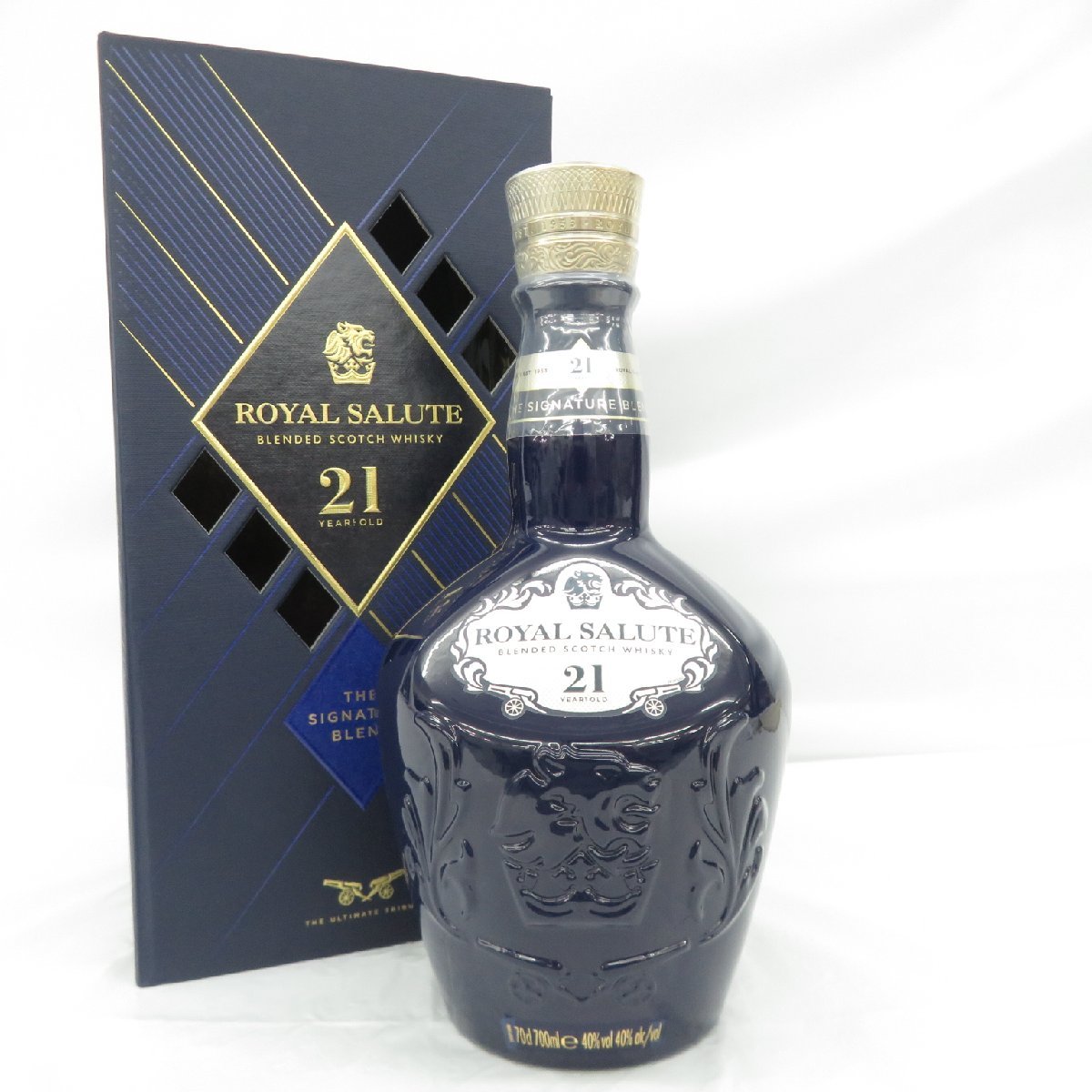 【未開栓】ROYAL SALUTE ロイヤルサルート 21年 シグネチャーブレンド 青陶器ボトル ウイスキー 700ml 40% 1410g 箱付 11247243 0417