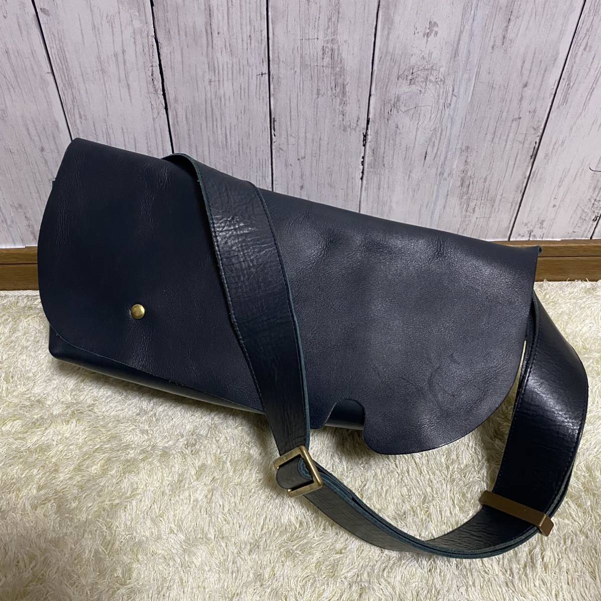 Uni&co MESSENGER BAG ショルダーバッグ レザーストラップ ダーク