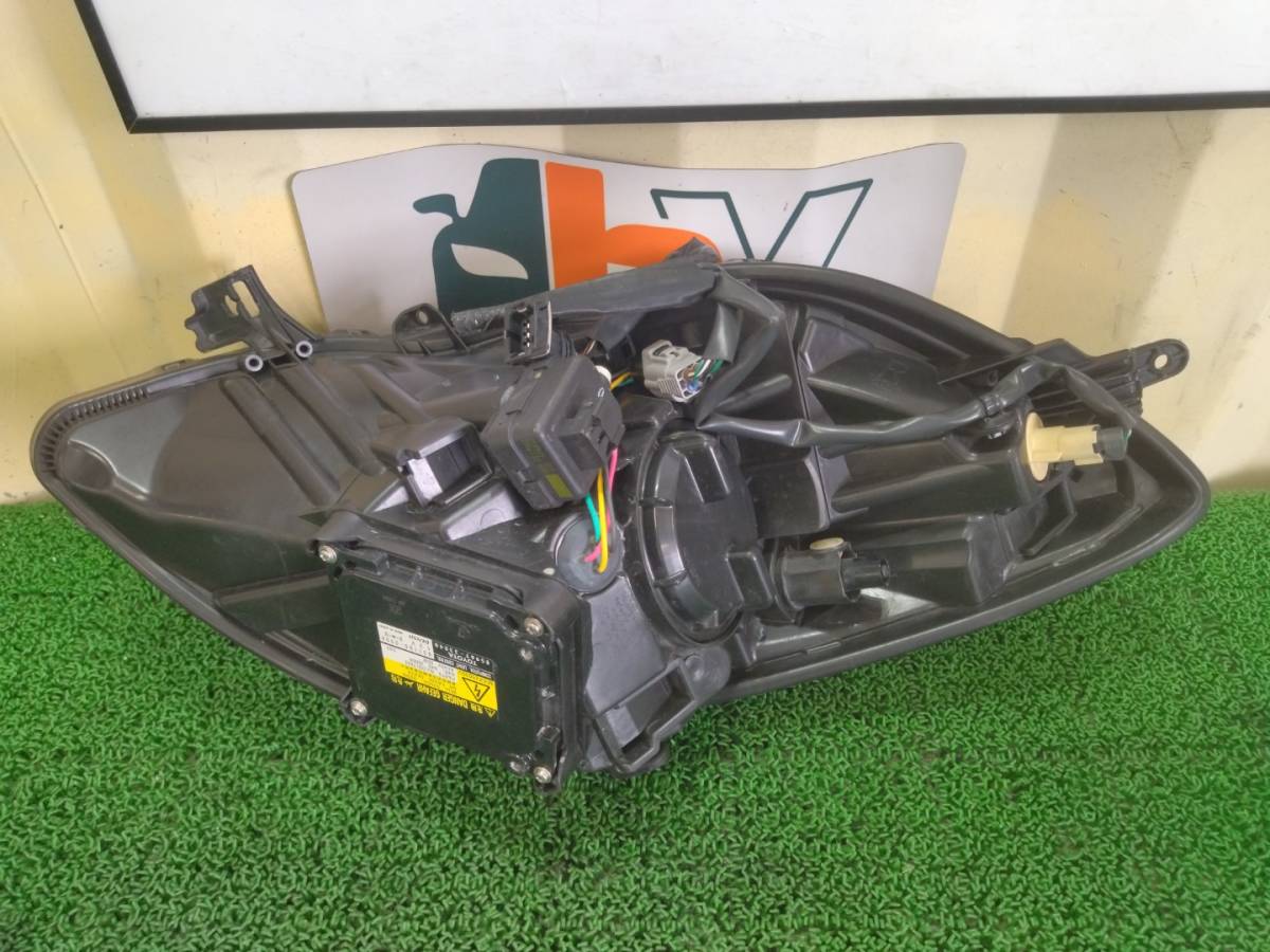 KSP90 / NCP90 / SCP90 ヴィッツ ヘッドライト ヘッドランプ 左 2008